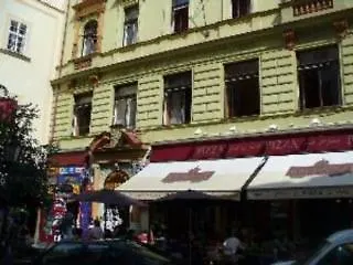 Best Spot Hostel プラハ 0*,