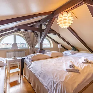 4* Apart-hotel Janáčkovo Nábřeží 19 - Riverside